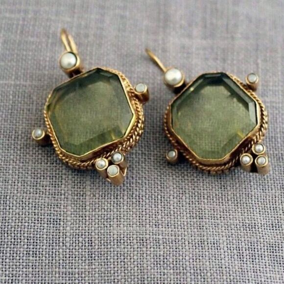 Anthropologie Jewelry - Vintage style earrings A513